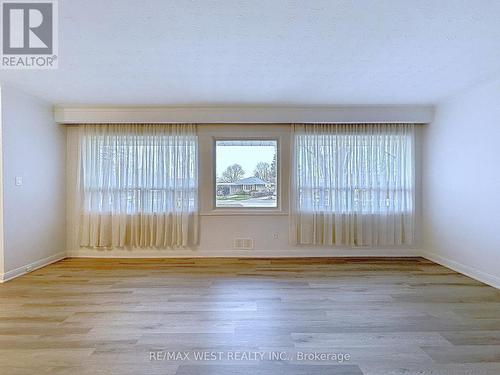 4 Kitson Drive, Toronto, ON - Indoor Photo Showing Other Room