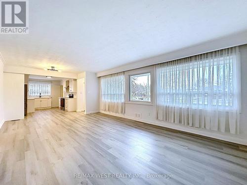 4 Kitson Drive, Toronto, ON - Indoor