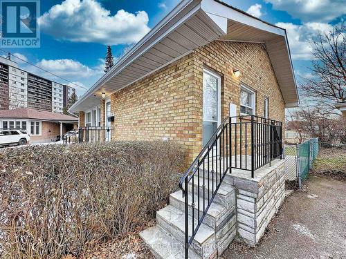 4 Kitson Drive, Toronto, ON - Outdoor