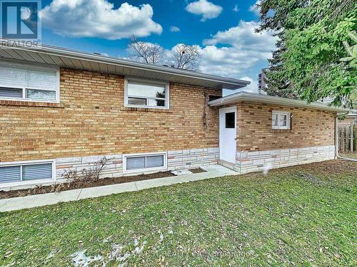 4 Kitson Drive, Toronto, ON - Outdoor