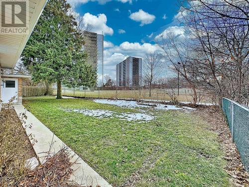 4 Kitson Drive, Toronto, ON - Outdoor