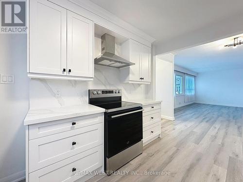 4 Kitson Drive, Toronto, ON - Indoor Photo Showing Kitchen
