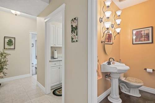 1781 Thurber Rd, Comox, BC 