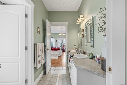 1781 Thurber Rd, Comox, BC 