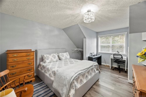 4937 Eagle View Lane, Saanich, BC 