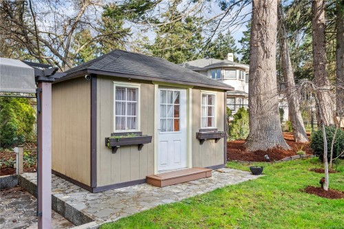 4937 Eagle View Lane, Saanich, BC 