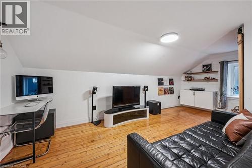 20 Bergey Street, Cambridge, ON - Indoor Photo Showing Living Room