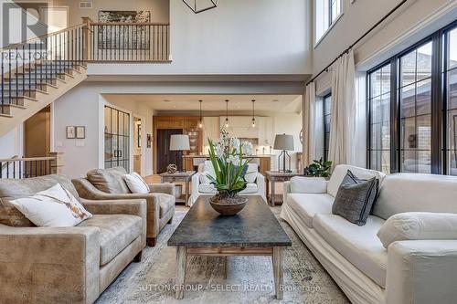 2397 Meadowlands Way, London North (North R), ON - Indoor Photo Showing Living Room
