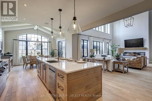 2397 Meadowlands Way, London North (North R), ON - Indoor Photo Showing Kitchen With Double Sink With Upgraded Kitchen