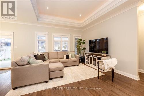 88 Collins Way, Strathroy-Caradoc (Se), ON - Indoor Photo Showing Living Room