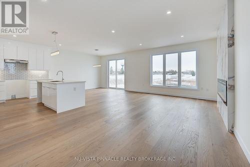 236 Greene Street, South Huron (Exeter), ON - Indoor Photo Showing Kitchen With Upgraded Kitchen