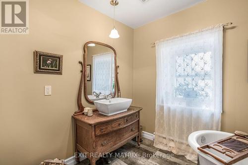 729 County Rd 18 Road, Hawkesbury, ON - Indoor Photo Showing Bathroom