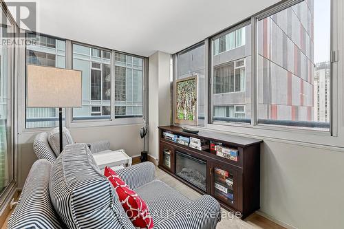 Enclosed balcony sunroom with heated tile flooring - 1101 - 160 George Street, Ottawa, ON - Indoor