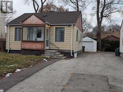 640 TRETHEWEY DRIVE  Toronto, ON M6M 4C3