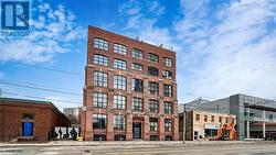 401 - 736 DUNDAS STREET E  Toronto, ON M5A 2C5