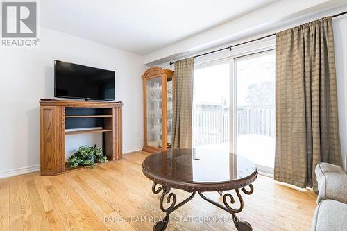 37 Southwoods Crescent, Barrie, ON - Indoor