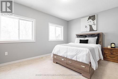 37 Southwoods Crescent, Barrie, ON - Indoor Photo Showing Bedroom