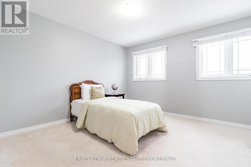 37 Southwoods Crescent, Barrie, ON - Indoor Photo Showing Bedroom