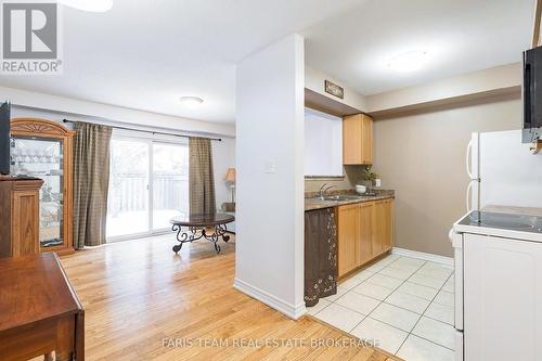 37 Southwoods Crescent, Barrie, ON - Indoor