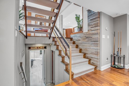 8 Silverdale Crescent, Toronto, ON - Indoor Photo Showing Other Room