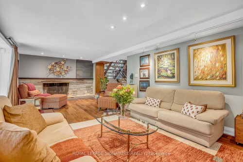 8 Silverdale Crescent, Toronto, ON - Indoor Photo Showing Living Room