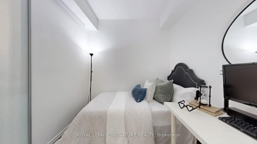 2608-70 Temperance Street, Toronto, ON - Indoor Photo Showing Bedroom