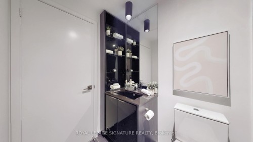 2608-70 Temperance Street, Toronto, ON - Indoor