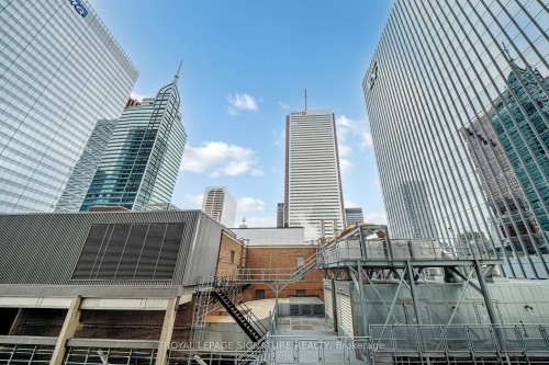 2608-70 Temperance Street, Toronto, ON - Outdoor