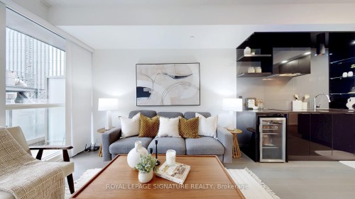 2608-70 Temperance Street, Toronto, ON - Indoor Photo Showing Living Room