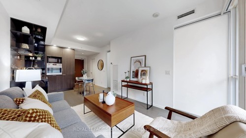 2608-70 Temperance Street, Toronto, ON - Indoor Photo Showing Living Room