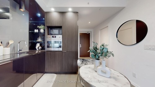 2608-70 Temperance Street, Toronto, ON - Indoor