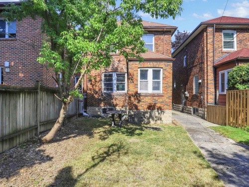 68 Castlewood Road, Toronto, ON - Outdoor
