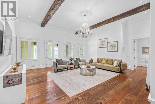 1470 Mississauga Road, Mississauga, ON - Indoor Photo Showing Living Room