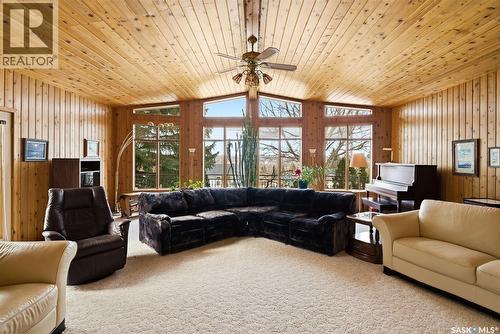 250 Prospect Crescent, Lumsden, SK - Indoor Photo Showing Living Room