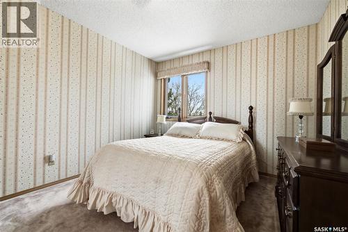 250 Prospect Crescent, Lumsden, SK - Indoor Photo Showing Bedroom