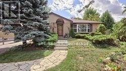 520 LYNETT CRESCENT Richmond Hill, ON L4C 2V9