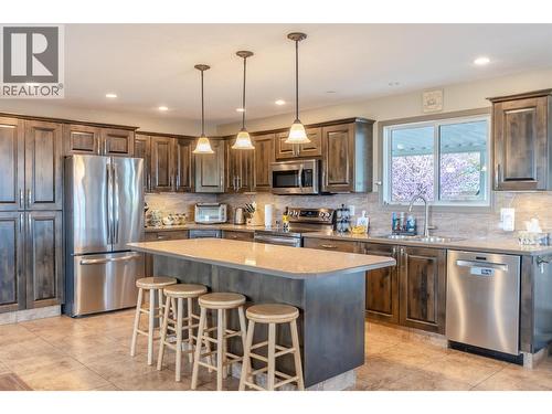 1418 Fairview Road, Oliver, BC - Indoor Photo Showing Kitchen With Upgraded Kitchen