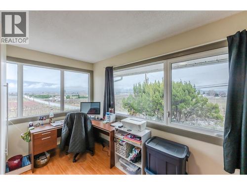 1418 Fairview Road, Oliver, BC - Indoor