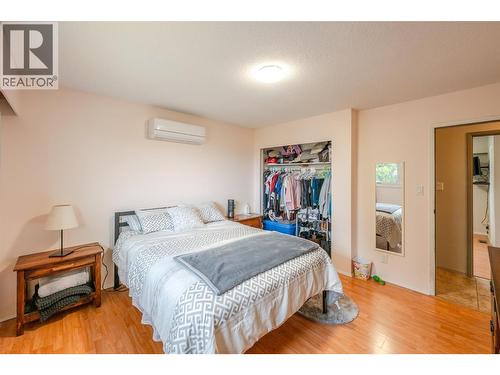 1418 Fairview Road, Oliver, BC - Indoor Photo Showing Bedroom