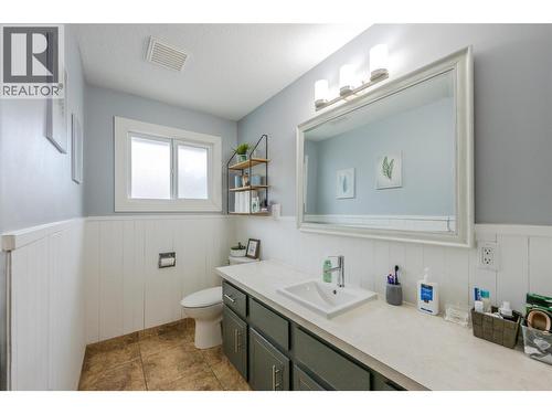 1418 Fairview Road, Oliver, BC - Indoor Photo Showing Bathroom