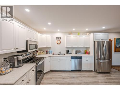 1418 Fairview Road, Oliver, BC - Indoor Photo Showing Kitchen