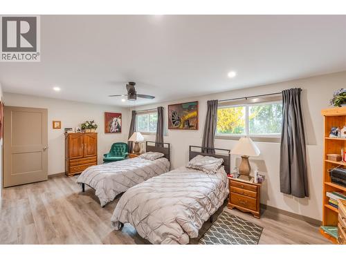 1418 Fairview Road, Oliver, BC - Indoor Photo Showing Bedroom