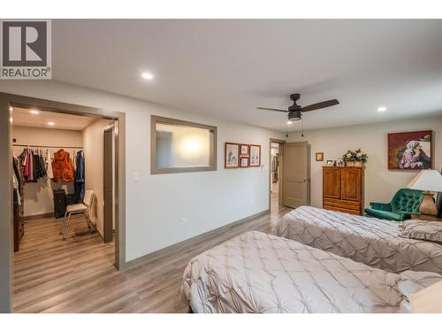 1418 Fairview Road, Oliver, BC - Indoor Photo Showing Bedroom