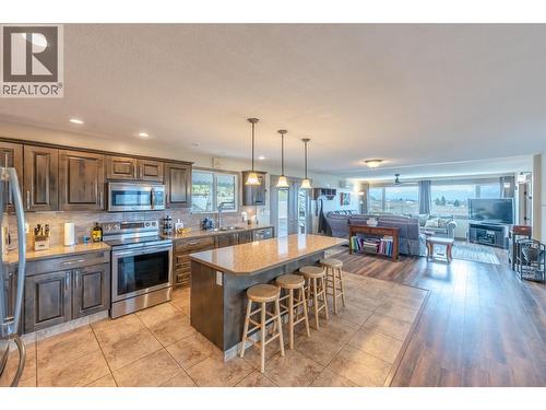 1418 Fairview Road, Oliver, BC - Indoor Photo Showing Kitchen