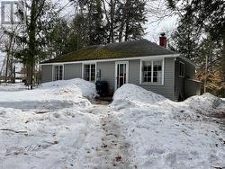 34 HARRIS STREET Muskoka Lakes (Medora), ON P0B 1J0