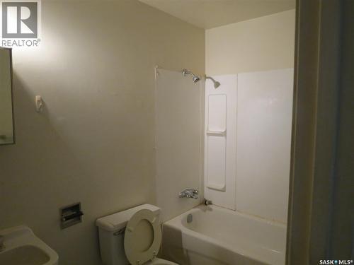 3926 Castle Road, Regina, SK - Indoor Photo Showing Bathroom