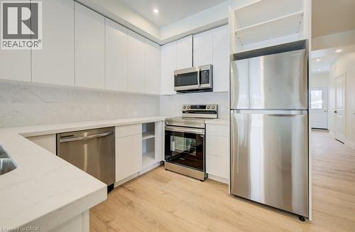 19 Downey Street Unit# 2, Kitchener, ON - Indoor Photo Showing Kitchen