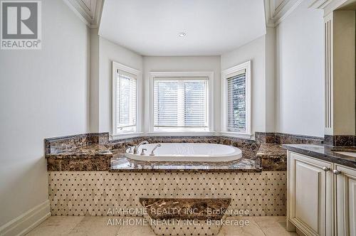 38 Pheasant Road, Toronto, ON - Indoor Photo Showing Bathroom