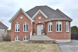 223 Rue Massenet Saint-Jean-Sur-Richelieu, QC J3B 0C3