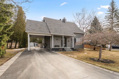 2049 Rue Pierre-Hamel  Magog, QC J1X 5T9